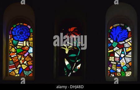 Clerestory Fenster. Kirche der Heiligen Maria. Wreay, Cumbria, England, Vereinigtes Königreich, Europa. Stockfoto