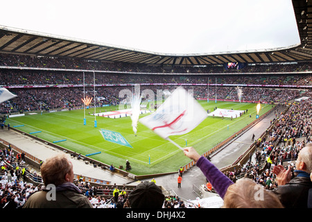 Twickenham Stadion Interieur - Fans bei einem internationalen Rugby-Spiel zwischen England und Argentinien, London UK Stockfoto