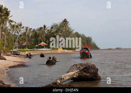 Hotel und Resort an der Küste von Kampot Provinz, Kambodscha, Asien Stockfoto