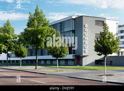 Blick auf das Bauhaus, Dessau, Sachsen-Anhalt, Deutschland, Europa Stockfoto