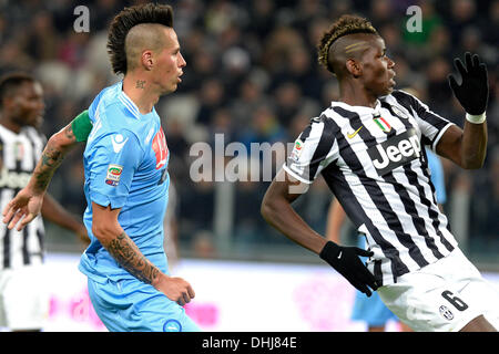 Turin, Italien. 10. November 2013. Hamsik und Pogba während der Serie A match zwischen Juventus und Napoli bei Juventus Stadium am 10. November 2013 in Turin, Italy.Photo: Filippo Alfero/NurPhoto © Filippo Alfero/NurPhoto/ZUMAPRESS.com/Alamy Live News Stockfoto