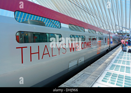 Thalys Hochgeschwindigkeitszüge Welcome Bar Schild auf Beförderung im modernen Lüttich Belgien Öffentlicher Verkehr Bahn Bahnhof Bauen & Plattform EU warten Stockfoto