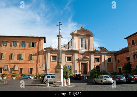 San Francesco Kirche Ripa und ionischen Säule, entnommen aus den Ruinen von Veii, Trastevere, Rom, Italien Stockfoto
