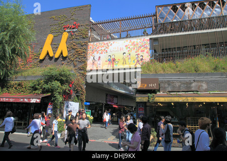 Südkorea, Seoul, Insa-Dong, Ssamziegil-Komplex, Menschen, Stockfoto