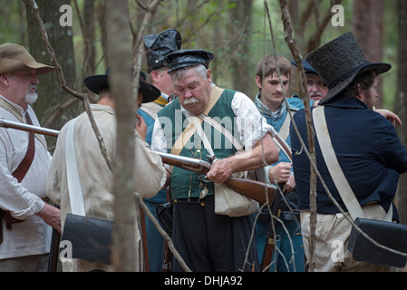 US-Soldaten Neuerstellung der 2. Seminolenkrieg während Native American Festival im Oleno State Park in North Florida. Stockfoto