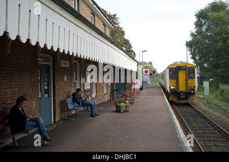 Melton Bahnhof auf der 49-Mile East Suffolk Nebenbahn läuft von Lowestoft nach Ipswich, Suffolk, UK. Stockfoto