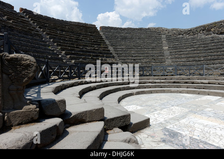 Das Odeon oder kleines Konzert Hall Theater 80 v. Chr. in Pompeji-Italien gebaut. Das Theater war ursprünglich überdacht und war Stockfoto