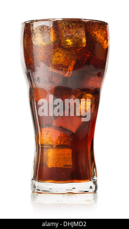 Cola mit Eiswürfeln isoliert auf weißem Hintergrund Stockfoto