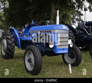 British Leyland 154 Oldtimer-Traktor an der Astle Park showground Stockfoto