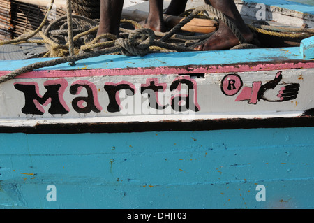 Typenschild auf einer Dhau. Benguerra Island, Bazaruto Archipel. Mosambik. Ost-Afrika. Stockfoto