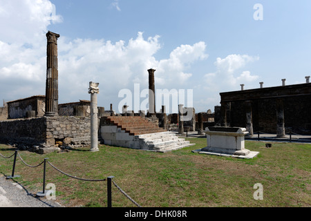 Der Tempel des Apollo, geglaubt, um das älteste Bauwerk in Pompeji, Italien gefunden werden. Der Tempel wurde im 6. Jahrhundert v. Chr. errichtet. Stockfoto