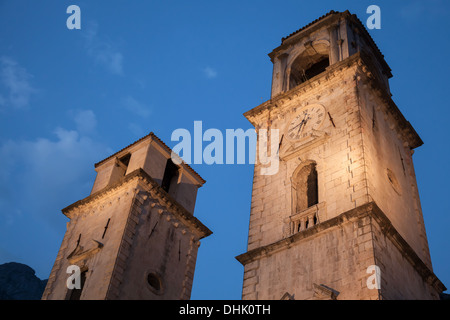 Kathedrale von St. Tryphon in der Nacht, Kotor, Montenegro Stockfoto