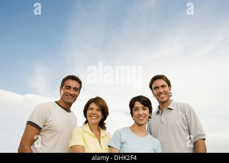 Familie im freien aufgewachsen Stockfoto