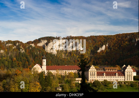 Blick auf Beuron Archabbey, einem großen Haus des Benediktiner-Ordens, obere Donautal, schwäbische Alp, Baden-Württemberg, Deutschland Stockfoto