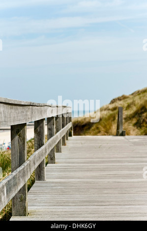 Hölzerne Promenade durch die Dünen, Sylt, Schleswig-Holstein, Deutschland Stockfoto