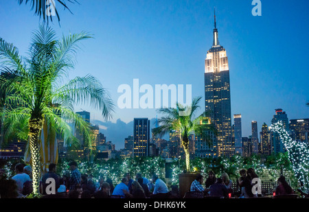 Bar auf dem Dach 230 Fith Avenue, Manhattan, New York, Vereinigte Staaten Stockfoto