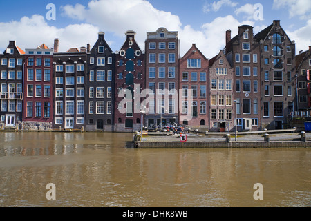 Europa, Niederlande, Nord-Holland, Amsterdam, Damrak, typisch holländischen Häuser Stockfoto