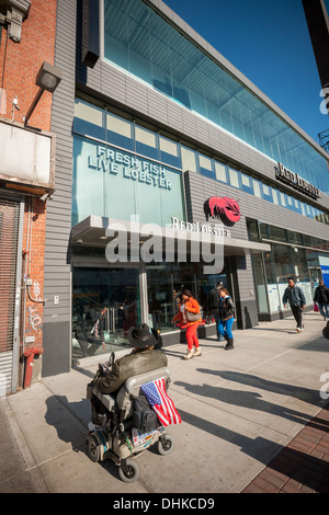 Red Lobster Restaurant in Harlem an der 125th Street, neben dem weltweit berühmten Apollo Theater in New York Stockfoto