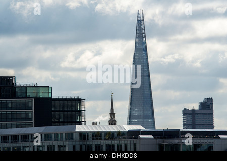 Die Scherbe erhebt sich über der City of London Stockfoto