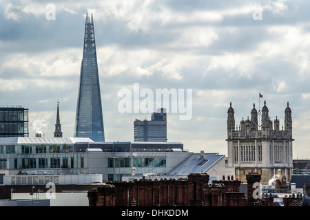 Die Scherbe erhebt sich über der City of London Stockfoto