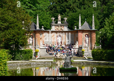 Theater und Wasser Gärten im Schloss Hellbrunn, Salzburg, Österreich Stockfoto