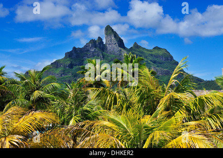 Mount Otemanu, Bora Bora, Gesellschaftsinseln, Französisch-Polynesien, Windward-Inseln, Süd-Pazifik Stockfoto