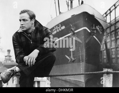 Marlon Brando am Set des Films, auf der Uferpromenade, 1954 Stockfoto