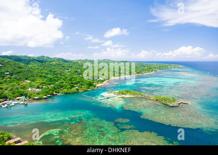 Luftaufnahme des Anthonys Key Delphin Gehäuse. Sandy Bay, Roatan, Honduras Stockfoto