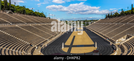 Die ersten Olympischen Spiele der Moderne wurden hier 1896 ausgetragen. Das Panathenic Stadium ist auch als das Kallimarmaro bekannt. Stockfoto