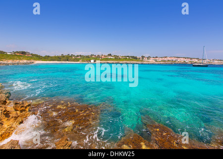 Binibeca Strand auf Menorca in Binibequer Vell Dorf der Balearischen Inseln Stockfoto