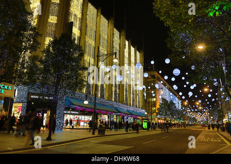 London, UK. 12. November 2013. Oxford Street Weihnachtsbeleuchtung und Weihnachten Dekorationen, London, England-Credit: Paul Brown/Alamy Live-Nachrichten Stockfoto