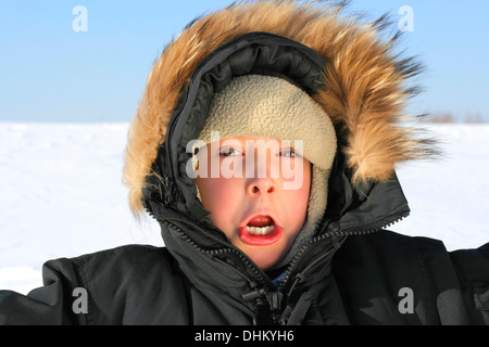 Junge im winter Stockfoto