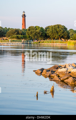 Sonnenuntergang am Currituck Lighthouse im OBX, Corolla, Outer Banks, North Carolina Stockfoto