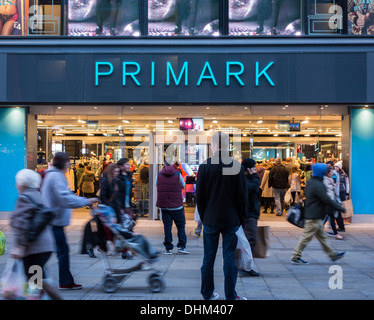 Primark-Filiale in Northumberland Street in Newcastle Upon Tyne, England, UK Stockfoto