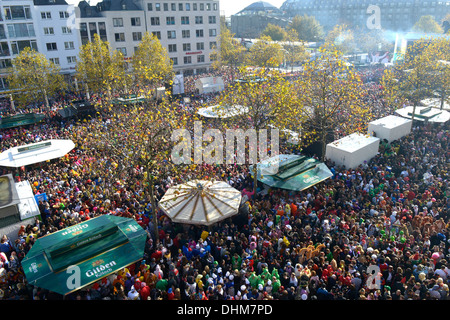 Karneval, im lokalen Dialekt Kölsch "Fastelovend" genannt wird, ist sehr wichtig in Köln. 11:11 am 11. November Stockfoto