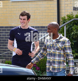 Jermain Defoe und Gareth Bale Tottenham Hotspur Spieler und Management bei den Spurs training Boden und Dorf in Essex Essex, England - 30.04.12 Stockfoto