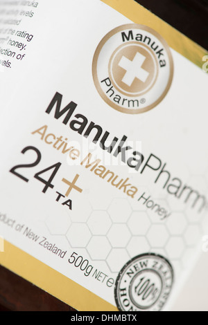 Ein Glas Topf Manuka Pharma aktiv 24 + Honig aus Neuseeland Stockfoto