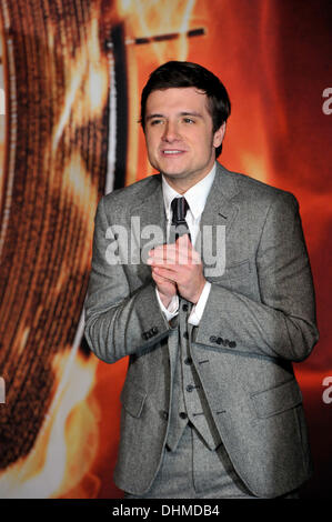 Berlin, Deutschland. 12. November 2013. Josh Hutcherson - The Hunger Games Premiere - CATCHING FIRE im CINESTAR SONY CENTER in Berlin 12. November 2013 - Foto: SuccoMedia / Ralf Succo/Picture Alliance © Dpa picture-Alliance/Alamy Live News Stockfoto