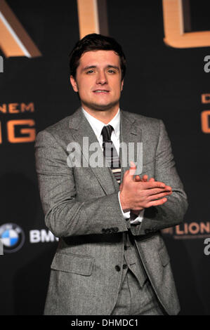 Berlin, Deutschland. 12. November 2013. Josh Hutcherson - The Hunger Games Premiere - CATCHING FIRE im CINESTAR SONY CENTER in Berlin 12. November 2013 - Foto: SuccoMedia / Ralf Succo/Picture Alliance © Dpa picture-Alliance/Alamy Live News Stockfoto
