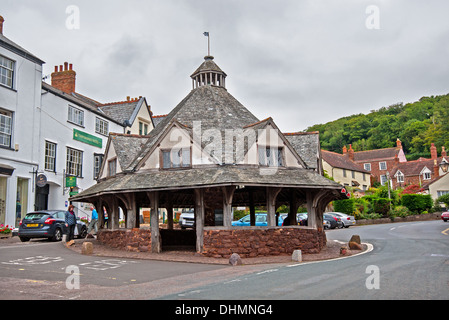 Das 17. Jahrhundert Garn Markt Gebäude in Dunster Dorf Stockfoto