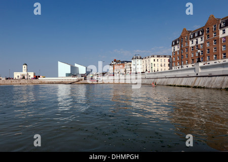 Blick auf das Droit-Haus und die Turner Contemporary, aus der neue König Schritte, Margate. Stockfoto