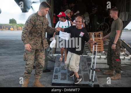 Taifun Haiyan humanitäre Hilfe in Philippinen Betrieb Damayan Stockfoto