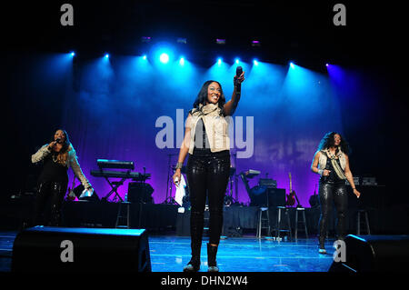 Leanne "Lelee" Lyons, Cheryl "Coko" Clemons und Tamara "Taj" Johnson-George von SWV führt Bank United Center. Miami, Florida - 05.05.12 Stockfoto