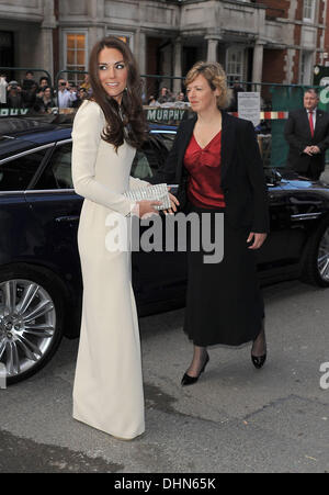 Catherine, Herzogin von Cambridge, aka Kate Middleton Ankunft im Claridge es Hotel in London, England - 08.05.12 Stockfoto