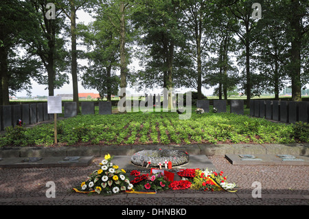 Langermark deutsche WW1 Soldatenfriedhof in Flandern, Belgien Stockfoto