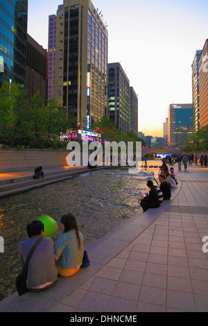 Südkorea, Seoul, Cheong-Gye Stream, Menschen, Stockfoto