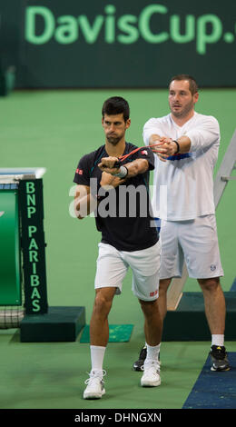 Belgrad, Serbien. 13. November 2013. Novak Djokovic (SRB) im Bild während einer Ausbildung vor des Davis-Cup-final Tennismatch, Tschechien gegen Serbien in Belgrad, Serbien am 13. November 2013. (Foto/Michal Kamaryt CTK/Alamy Live News) Stockfoto