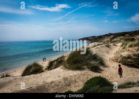 Sanddünen am Playa Valdevaqueros in Tarifa, Südspanien. Stockfoto