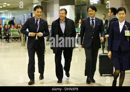 Chiba, Japan. 13. November 2013. Gilbert Felli, 13. November 2013: Internationale Olympische Komitee (IOC) Direktor Gilbert Felli angekommen am Flughafen Narita zu den IOC/Tokio 2020 Orientierung am Flughafen Narita, Chiba, Japan Seminar. Bildnachweis: AFLO SPORT/Alamy Live-Nachrichten Stockfoto