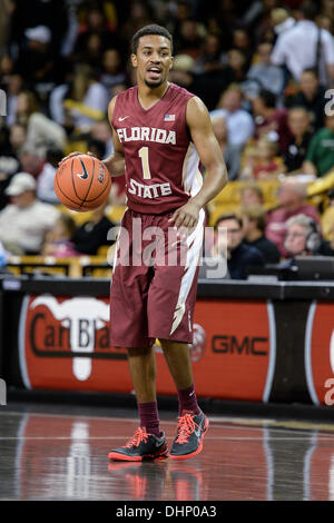 -Orlando, FL, U. 13. November 2013. S: FSU bewachen Devon Bookert (1) während der 1. Hälfte Mens NCAA Basketball Spiel-Aktion zwischen den Florida State Seminolen und der UCF Knights in der KSE-Arena in Orlando, FL. Credit: Csm/Alamy Live-Nachrichten Stockfoto